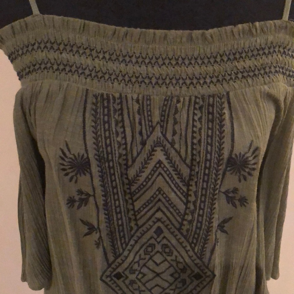Blouse - Picture 2 of 3